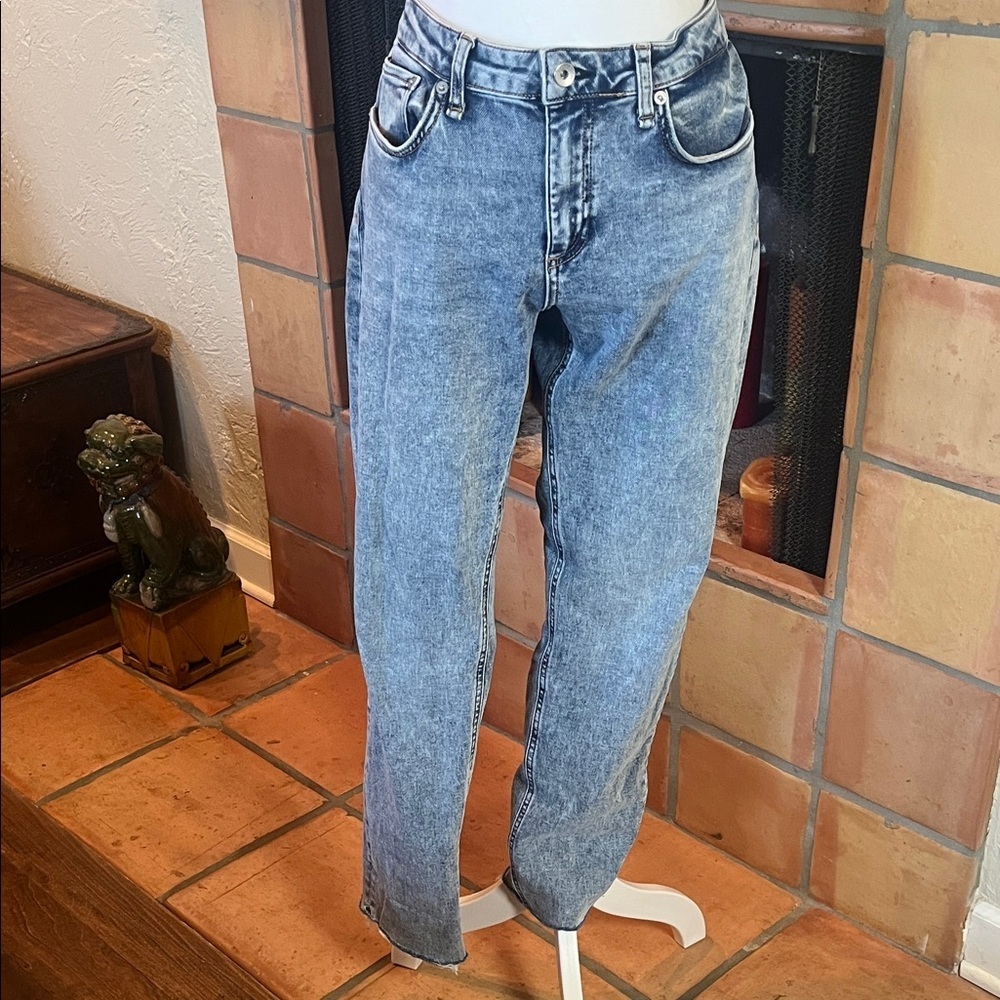 Rag & Bone Dre Low Rise Crop Boyfriend Raw Edge Jeans, size 29